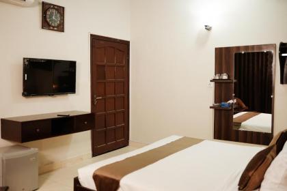 Diamond Lodge - image 8