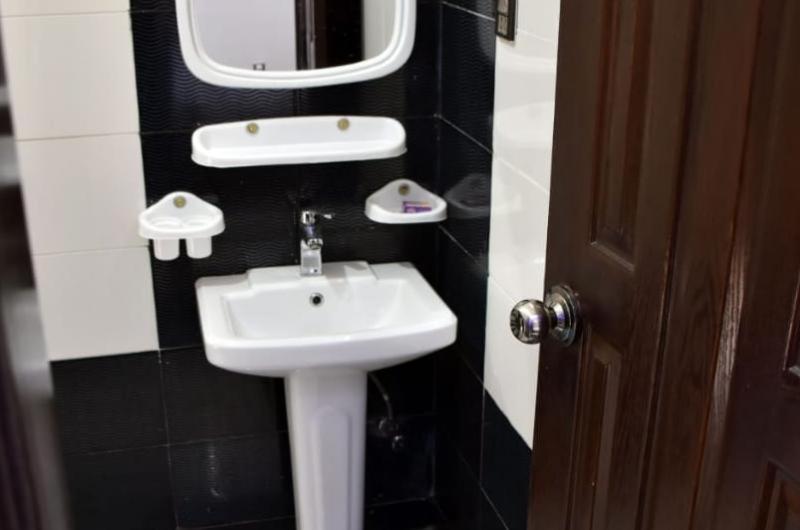 Best Accommodation Inn Karachi - image 4