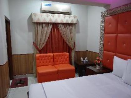 Lavish Inn Guest House - image 2