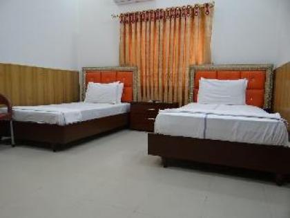 Lavish Inn Guest House - image 5