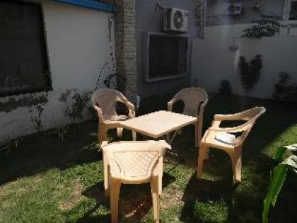 Lavish Inn Guest House - image 7