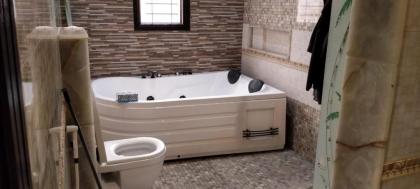 Hotel Family Guest House - image 4