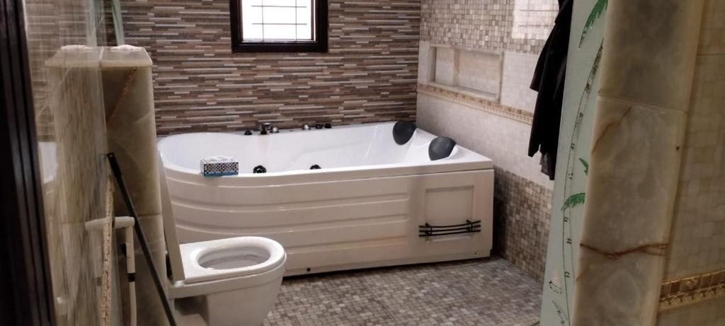 Hotel Family Guest House - image 4