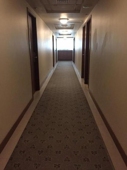 Embassy Inn Hotel - image 15