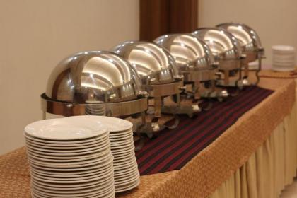 Embassy Inn Hotel - image 2