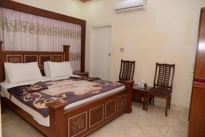 Stay Inn Guest House - image 9