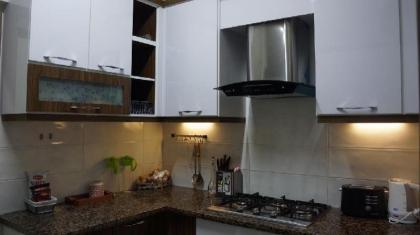 Zaha Home - Brightmodern3br family-friendly apt - image 13