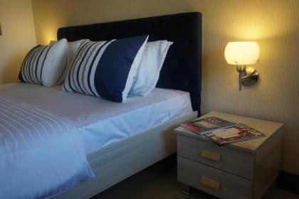 Airport Hotel - image 2