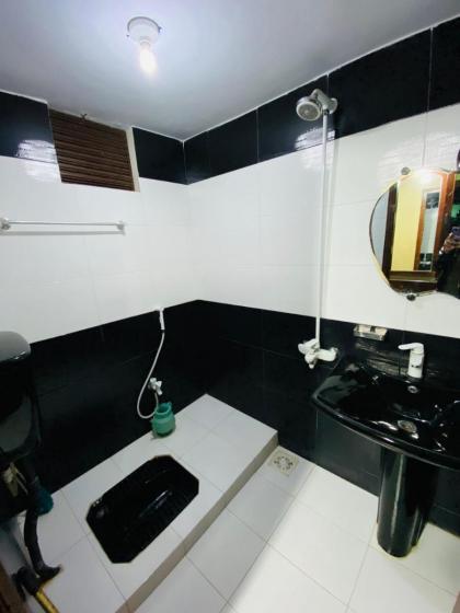 Karachi Inn - image 10