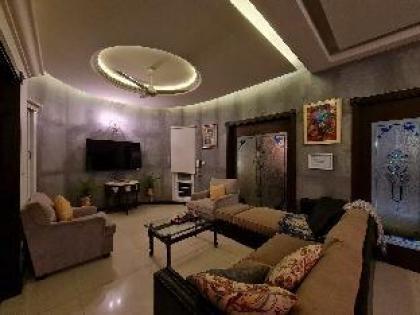 Zaha Homes-AkhterVilla:2br upper portionJheelPark - image 4