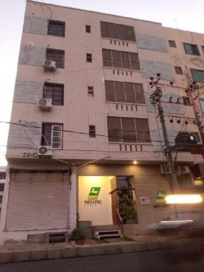 Zaha Home: Shahvar Manzil-3br aptBukhari CommDHA