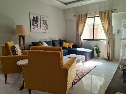 Zaha Home:Najaf Mahal Apt-2br spacious & cheerful - image 4