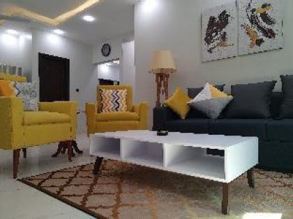 Zaha Home:Najaf Mahal Apt-2br spacious & cheerful - image 6