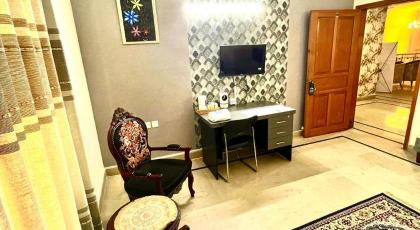 Waypoint Hotel - image 2