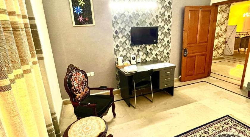 Waypoint Hotel - image 2