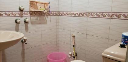 Comfy 2-bedroom condo in secure enclosed complex. - image 21