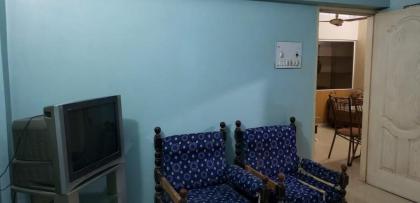 Comfy 2-bedroom condo in secure enclosed complex. - image 22