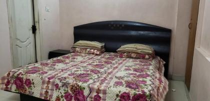 Comfy 2-bedroom condo in secure enclosed complex. - image 24