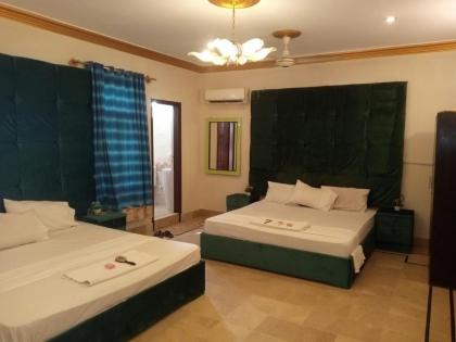 Hill view Guest House near continental bakery Johar Darul sehat Agha khan and Liaqat Hospital - image 11