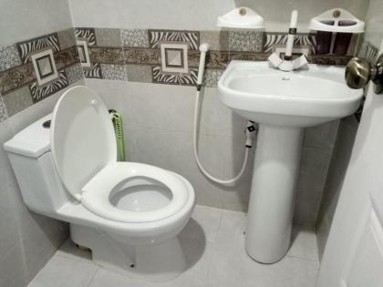 Hill view Guest House near continental bakery Johar Darul sehat Agha khan and Liaqat Hospital - image 16