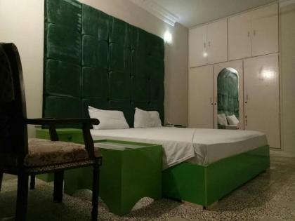 Hill view Guest House near continental bakery Johar Darul sehat Agha khan and Liaqat Hospital - image 30
