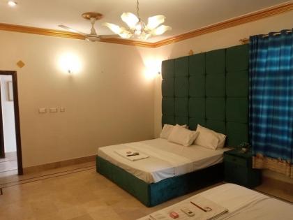 Hill view Guest House near continental bakery Johar Darul sehat Agha khan and Liaqat Hospital - image 7