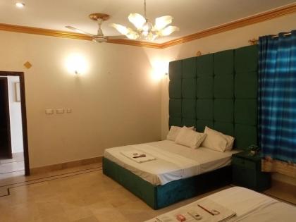 Hill view Guest House near continental bakery Johar Darul sehat Agha khan and Liaqat Hospital - image 9