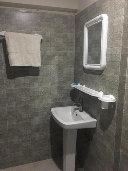 Remarkable Diamond Apartment Dha Defense Karachi - image 22