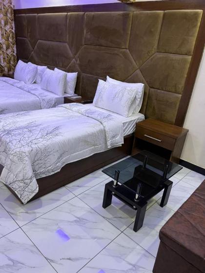 Royal Continental DHA Karachi - image 17