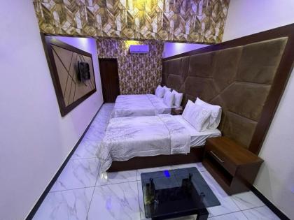 Royal Continental DHA Karachi - image 18