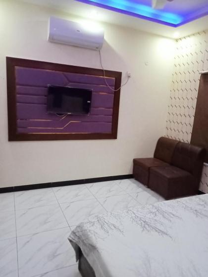 Royal Continental DHA Karachi - image 30