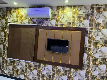 Royal Continental DHA Karachi - image 7