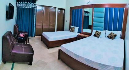 Guest House Rashid Manhas Road Near Mallinum Mall & Agha Khan hospital - image 10