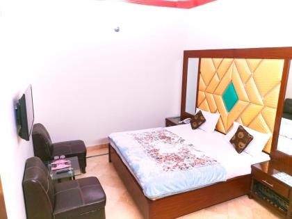 Guest House Rashid Manhas Road Near Mallinum Mall & Agha Khan hospital - image 6