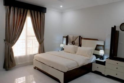 Al Rasheed Apartments second floor apartment - image 11