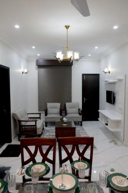 Al Rasheed Apartments second floor apartment - image 15