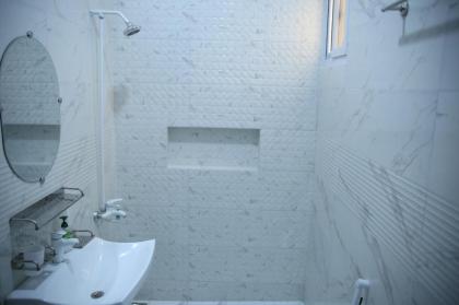 Al Rasheed Apartments second floor apartment - image 17