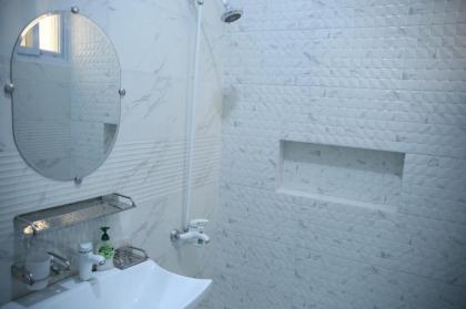 Al Rasheed Apartments second floor apartment - image 4