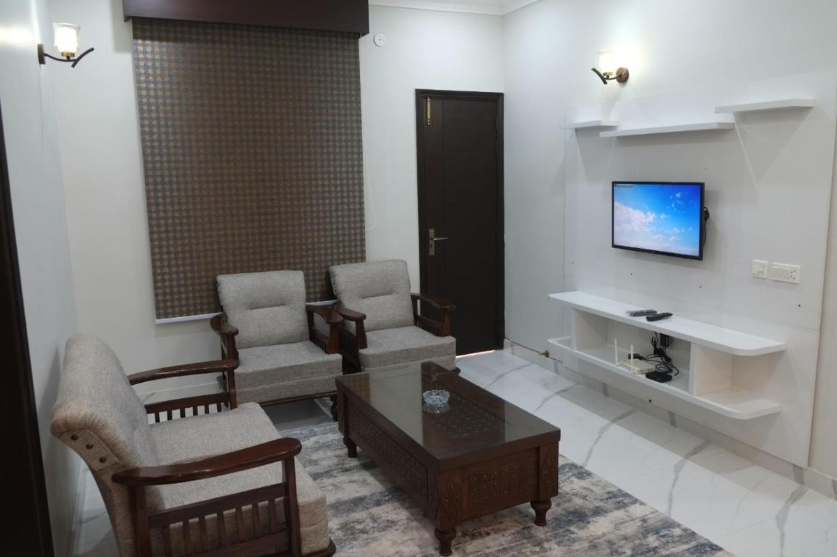Al Rasheed Apartments second floor apartment - image 7