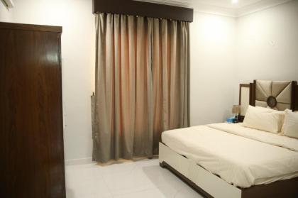 Al Rasheed Apartments second floor apartment - image 9