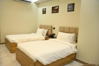 Hotel Pearl Inn - image 16