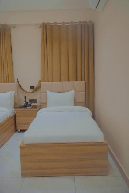 Hotel Pearl Inn - image 21