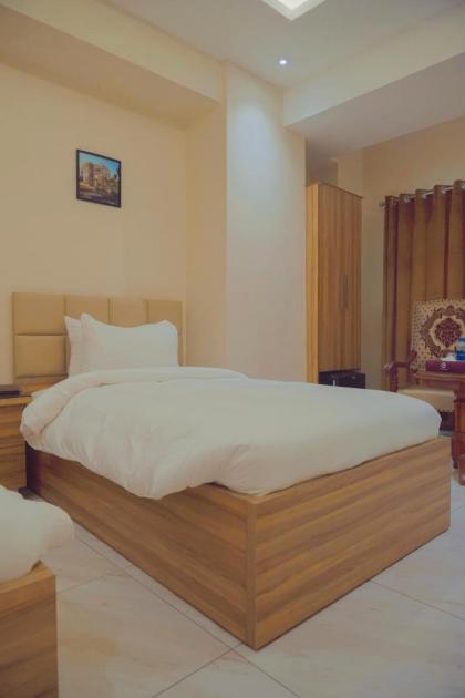 Hotel Pearl Inn - image 26