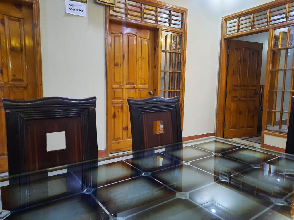 Elegant Palace Guest House Karachi - image 2
