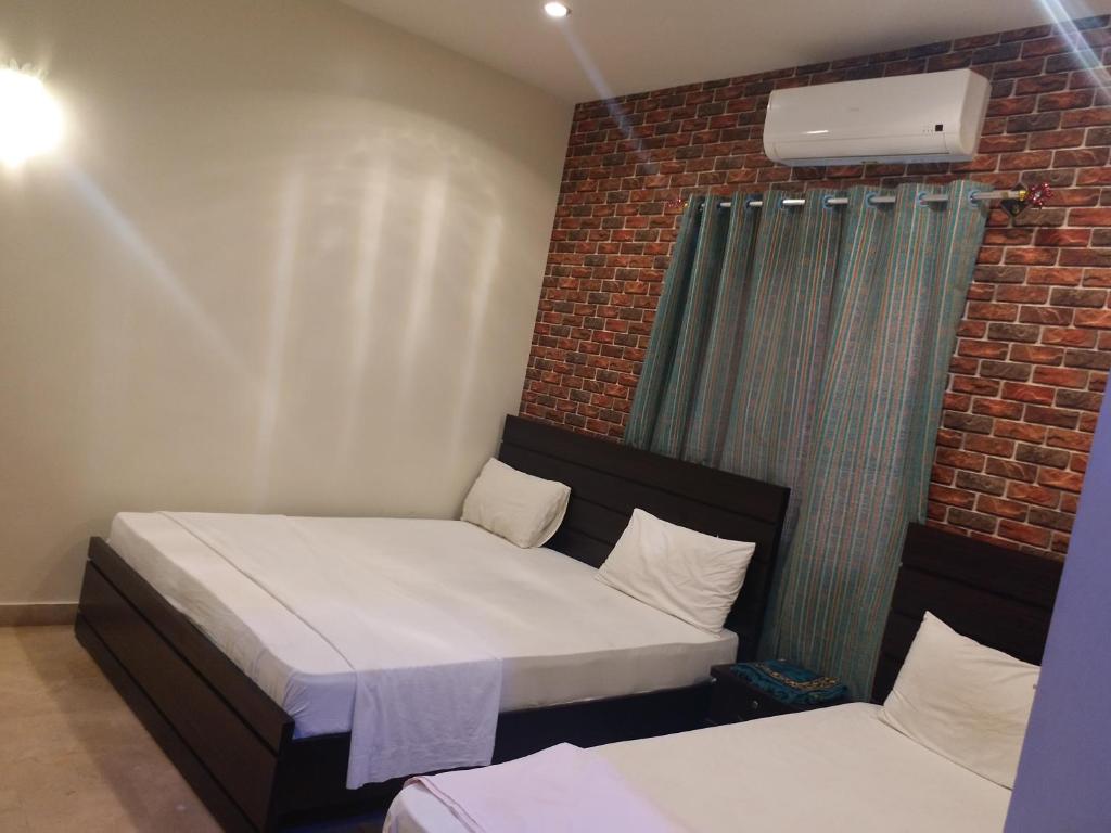 Elegant Palace Guest House Karachi - image 4