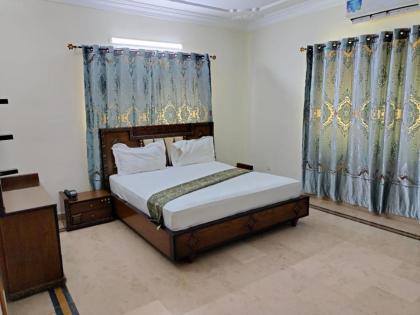 Karachi Family Guest House