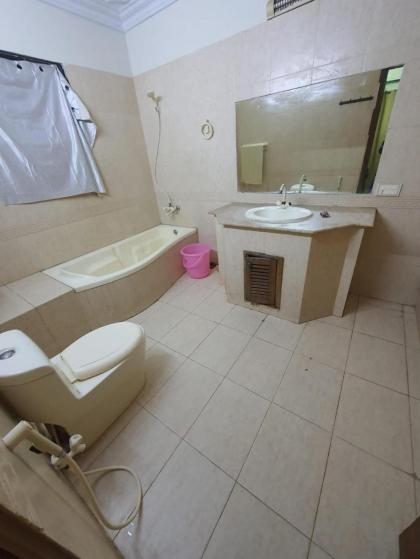 Karachi Family Guest House - image 9
