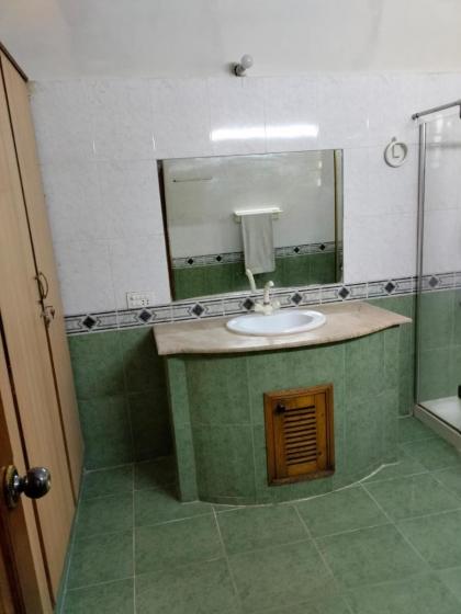 Karachi Family Guest House - image 11