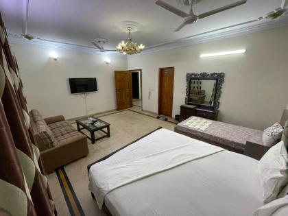 Karachi Family Guest House - image 13