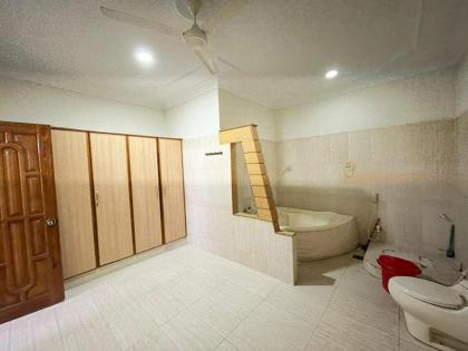 Karachi Family Guest House - image 16